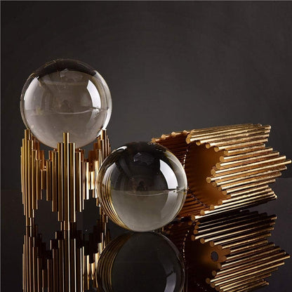 Crystal Ball Transparent Crystal Ball Decoration, Nordic Light Luxury Home Crystal Ball Decoration Glass Ball with Metal Bracket Base Snow Globes
